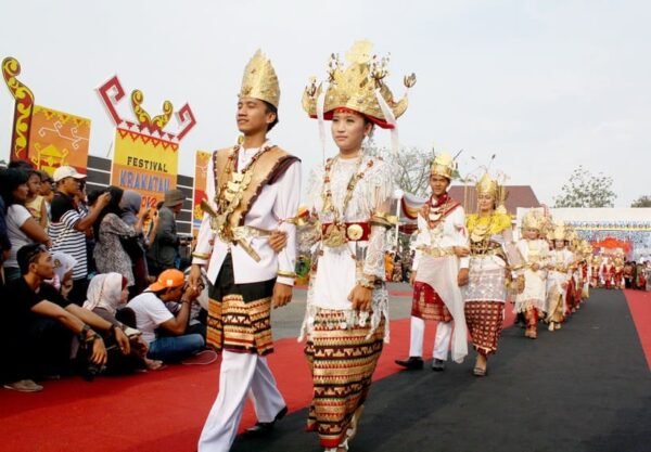 Ragam Pakaian Adat Dalam Budaya Indonesia Muffingraphics