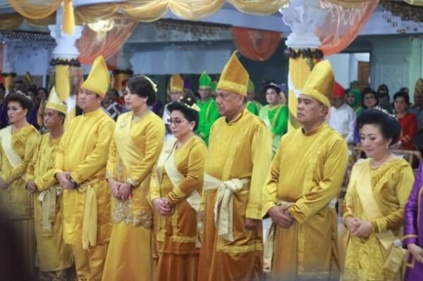 Ragam Pakaian Adat Dalam Budaya Indonesia Muffingraphics