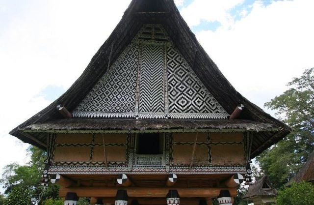 rumah adat suku batak