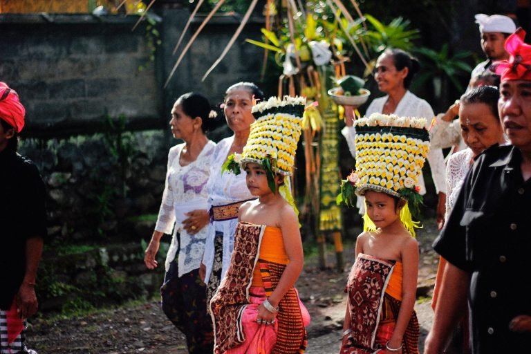 Wajib Tahu Pakaian Adat yang Berasal Dari Daerah Daerah di Indonesia