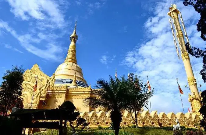 pagoda berastagi