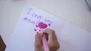 membiasakan anak menulis tangan