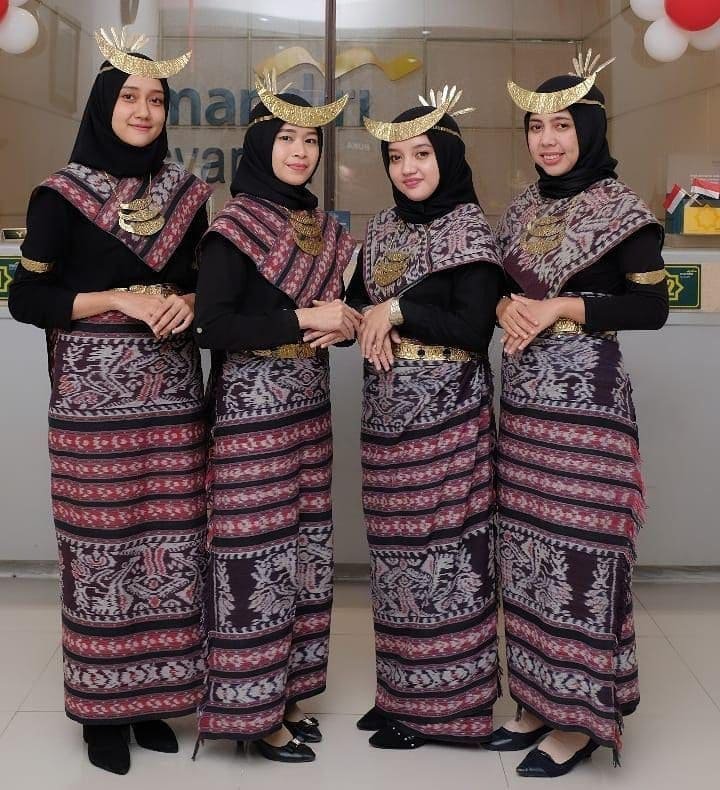 pakaian adat indonesia